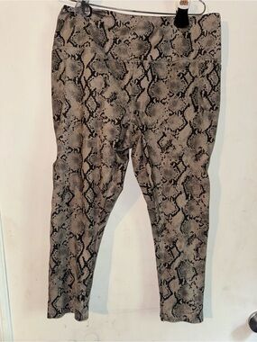Danskin NWOT Snake-Print Leggings-XL
